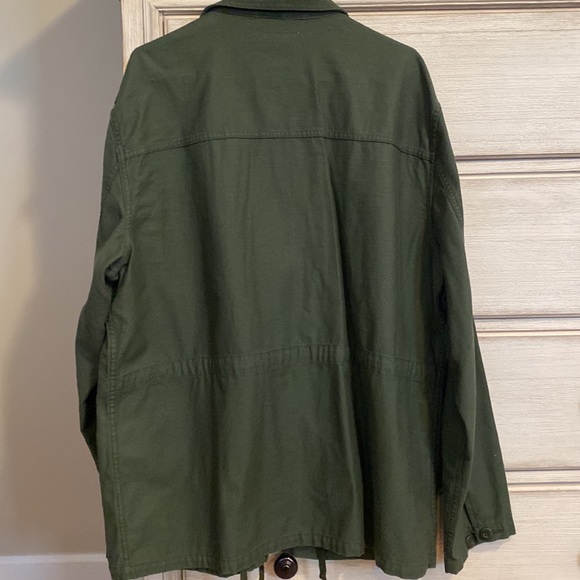 Men’s olive green lightweight anorak with draw string waist - Picture 8 of 10